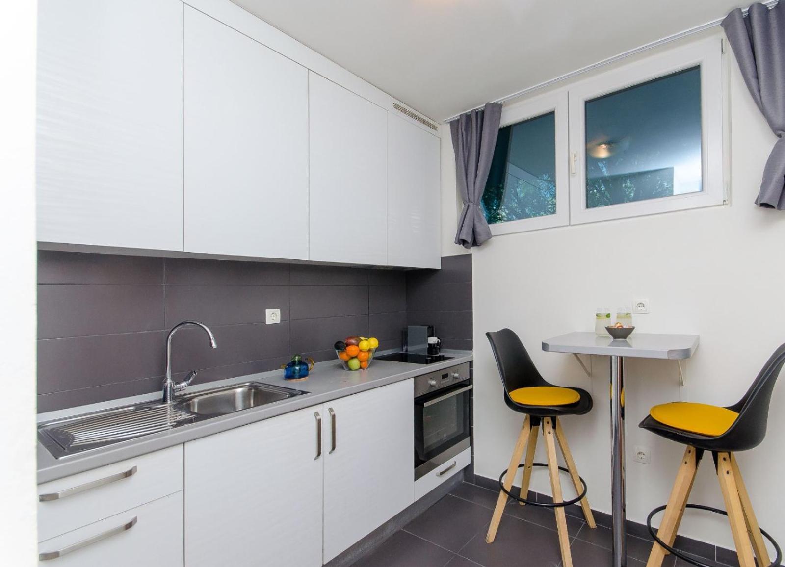 Side By Side Apartments Split Exterior foto