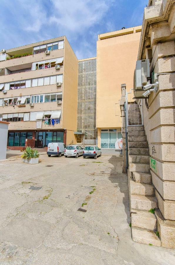 Side By Side Apartments Split Exterior foto