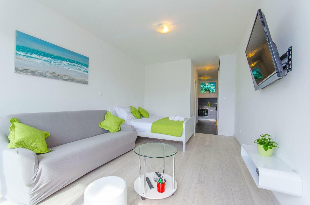 Side By Side Apartments Split Exterior foto