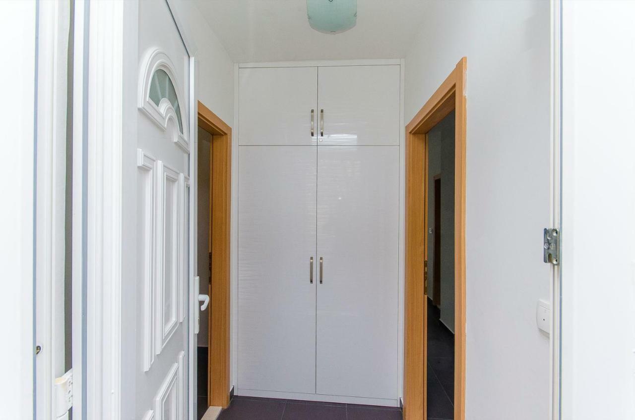 Side By Side Apartments Split Exterior foto