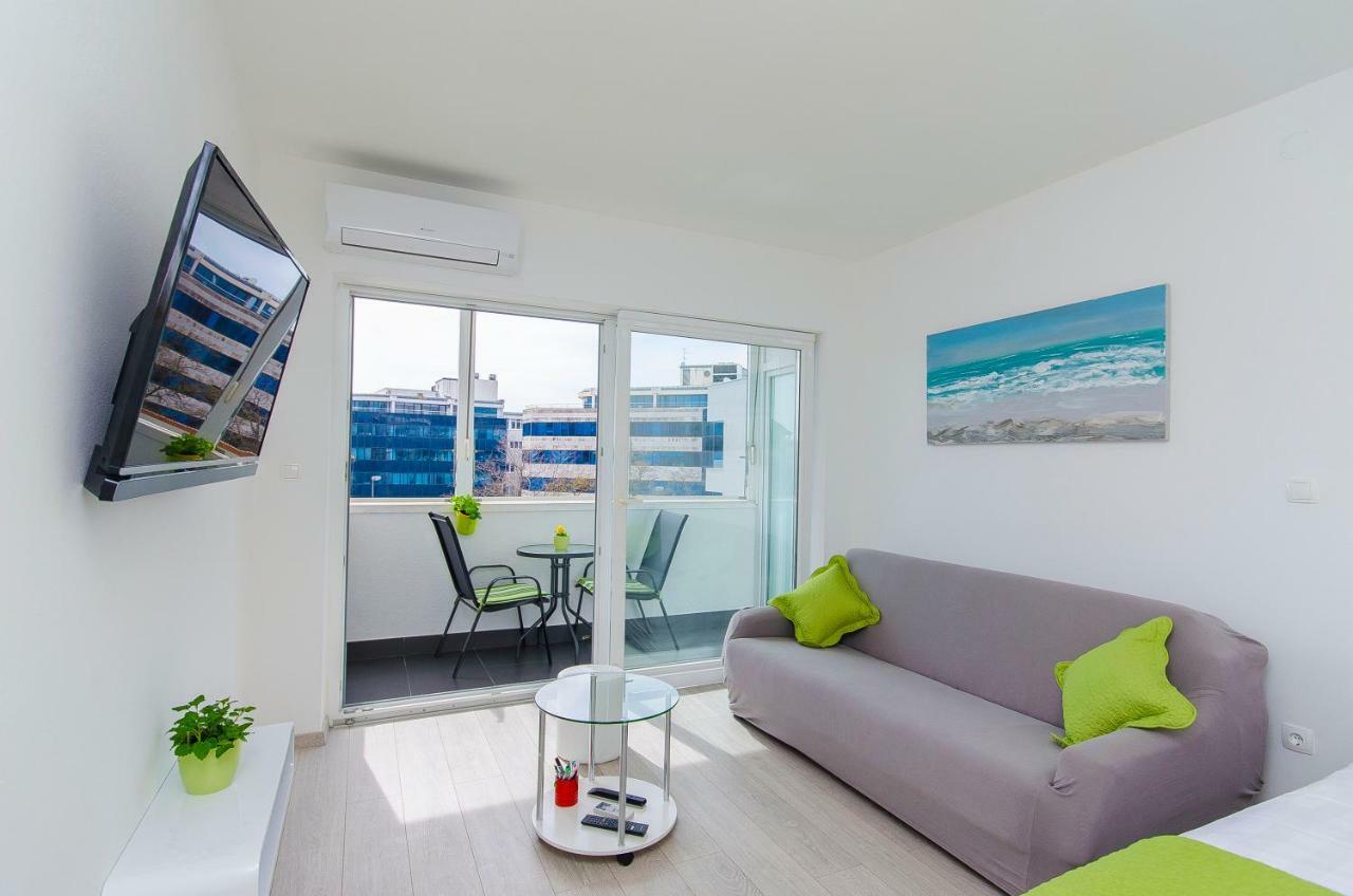 Side By Side Apartments Split Exterior foto